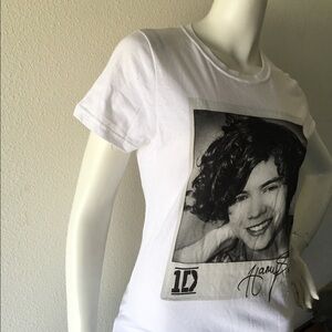 NEW‎ DELIA*S ID T SHIRT.